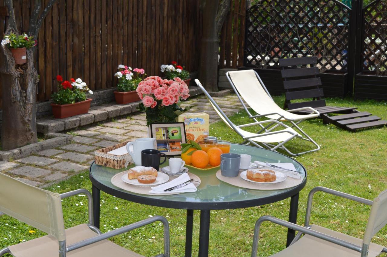 Bed and Breakfast Sara'S Sweet Corner Мета Экстерьер фото
